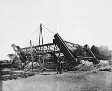 18 juillet 1887 : commencement du montage métallique de la pile no 4